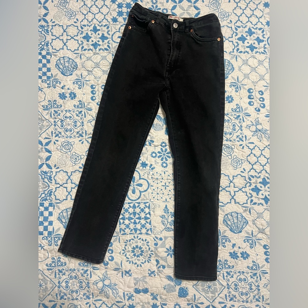 Levi's Women's Jet Black Straight Jeans